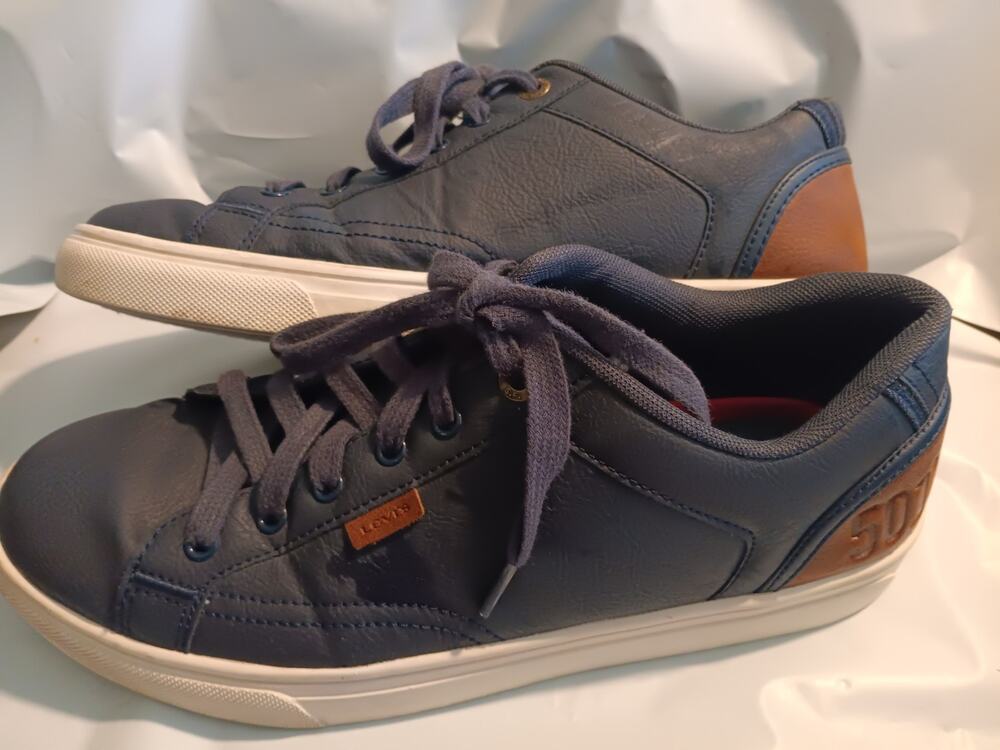 LEVIs men 10 Sneakers/Shoes low top USED Great Shape Denim Color 501